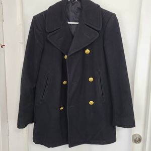 US Military Men's Enlisted Peacoat Wool Overcoat, Size: 32R Color: Black